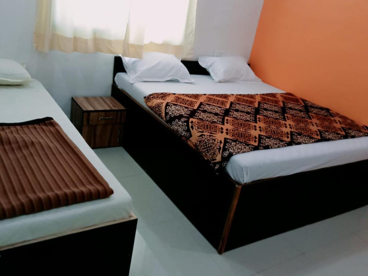 Hotel Sai Santosh Shirdi Habitación foto